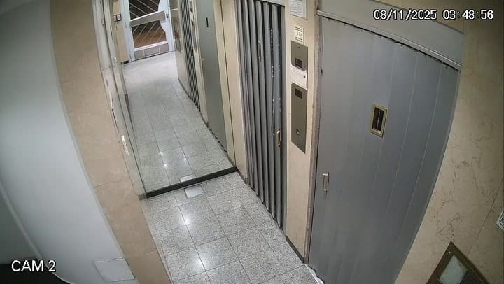 Pukul 03.48 ketiga pemuda itu berangkat dengan membawa barang curian.