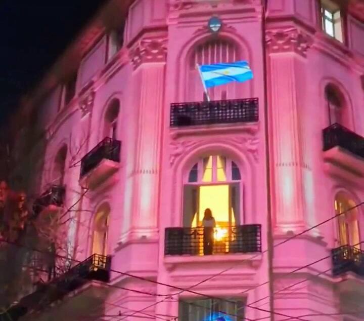 ¿Cristina en la Casa Rosada? Un intendente hizo una proyección en San José 1111