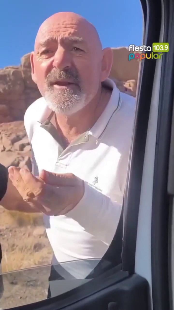 Turistas pintaron una montaña en Mendoza
