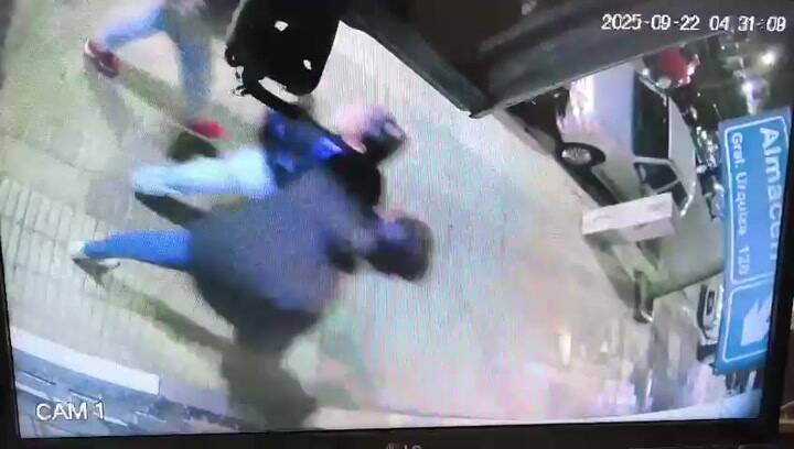 A camera captured this "black widows" and his two accomplices