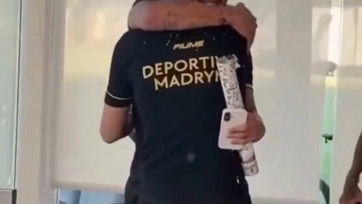 Un abrazo que lo dijo todo: la emoción del arquero del ascenso que se recuperó tras sufrir un paro cardíaco