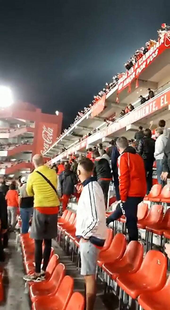 Luego de finalizar el partido los hinchas apuntaron contra Yoyo Maldonado y Moyano