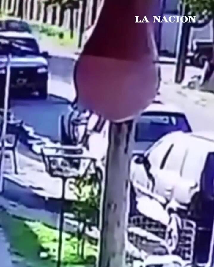 El choque del adolescente en González Catán quedó registrado en cámaras de seguridad