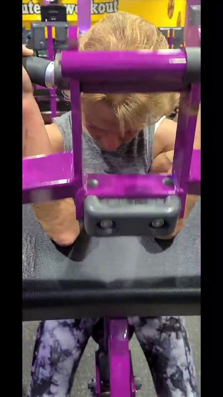 Marlene Flowers, la abuelita de 65 años que arrasa por dedicarse al fisicoculturismo