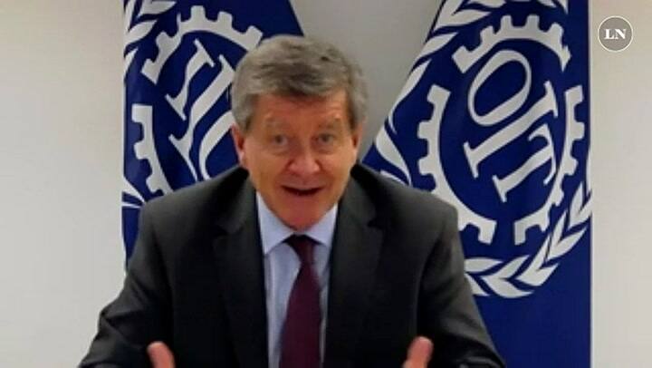 Guy Ryder: 'En situaciones de crisis, la gente se refugia en el sector informal'