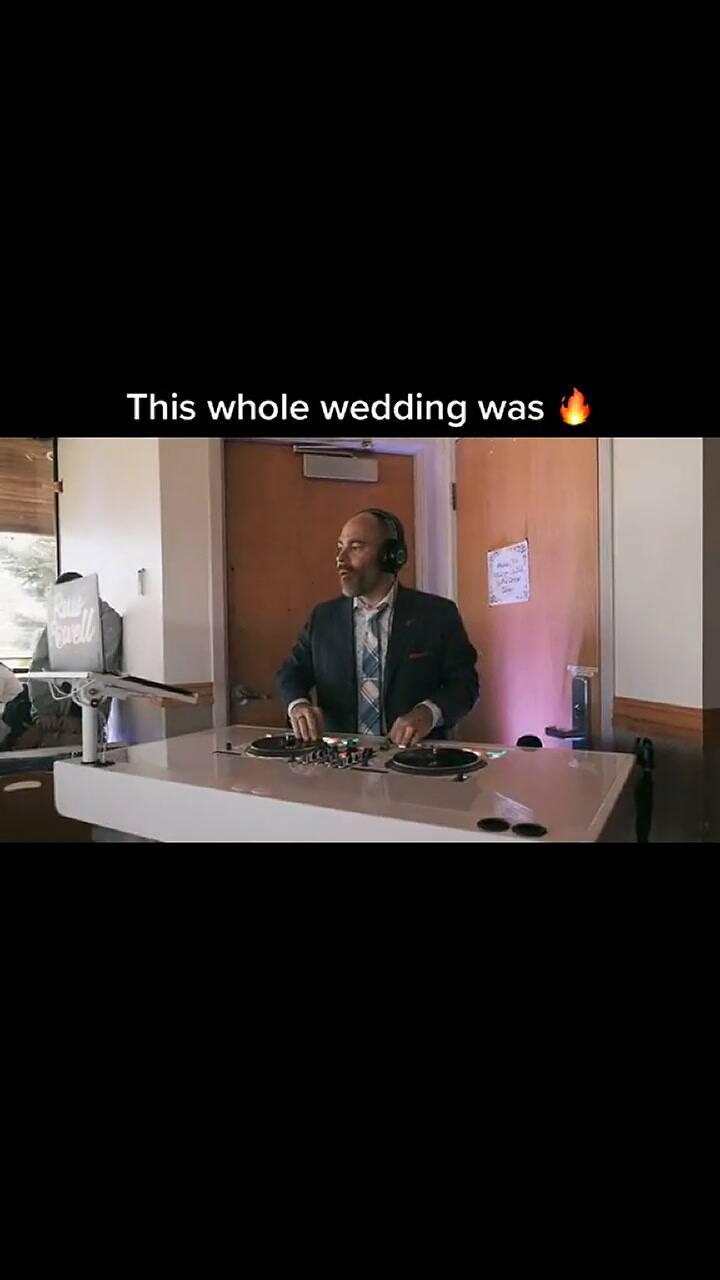 Se casaron y dejaron a todos los invitados boquiabiertos con su entrada a la fiesta