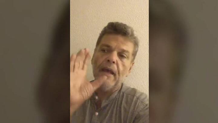 Fragmento de la transmisión de Alfredo Casero en Twitter