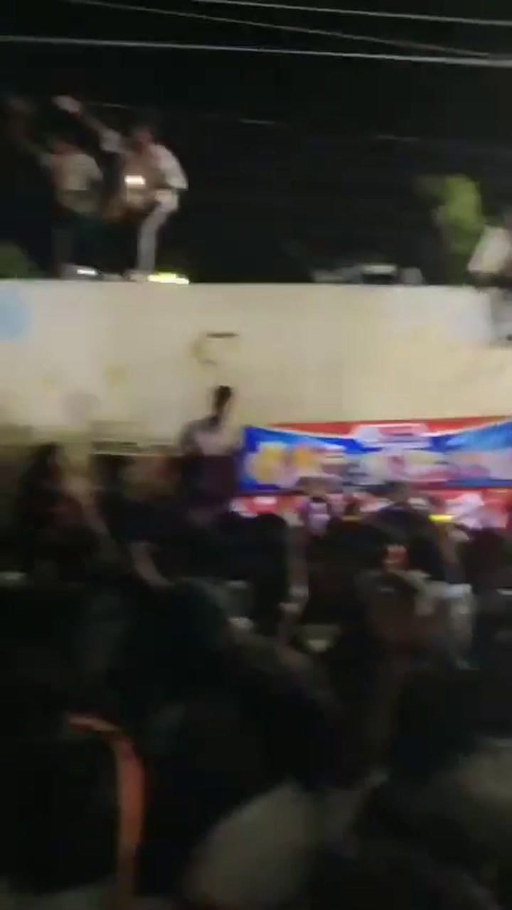 Feroz estampida en un acto político en India