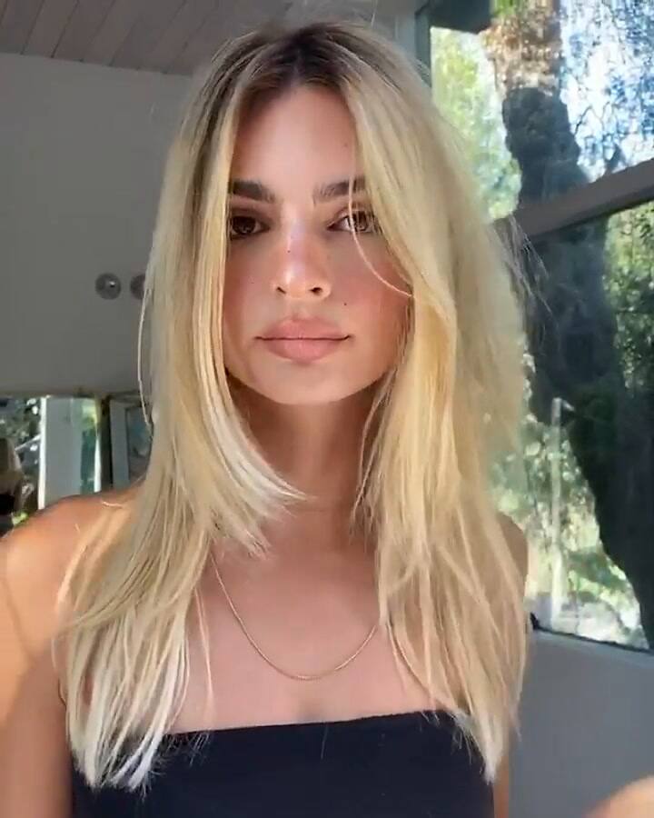 Adiós al castaño: el radical cambio de look que eligió Emily Ratajkowski