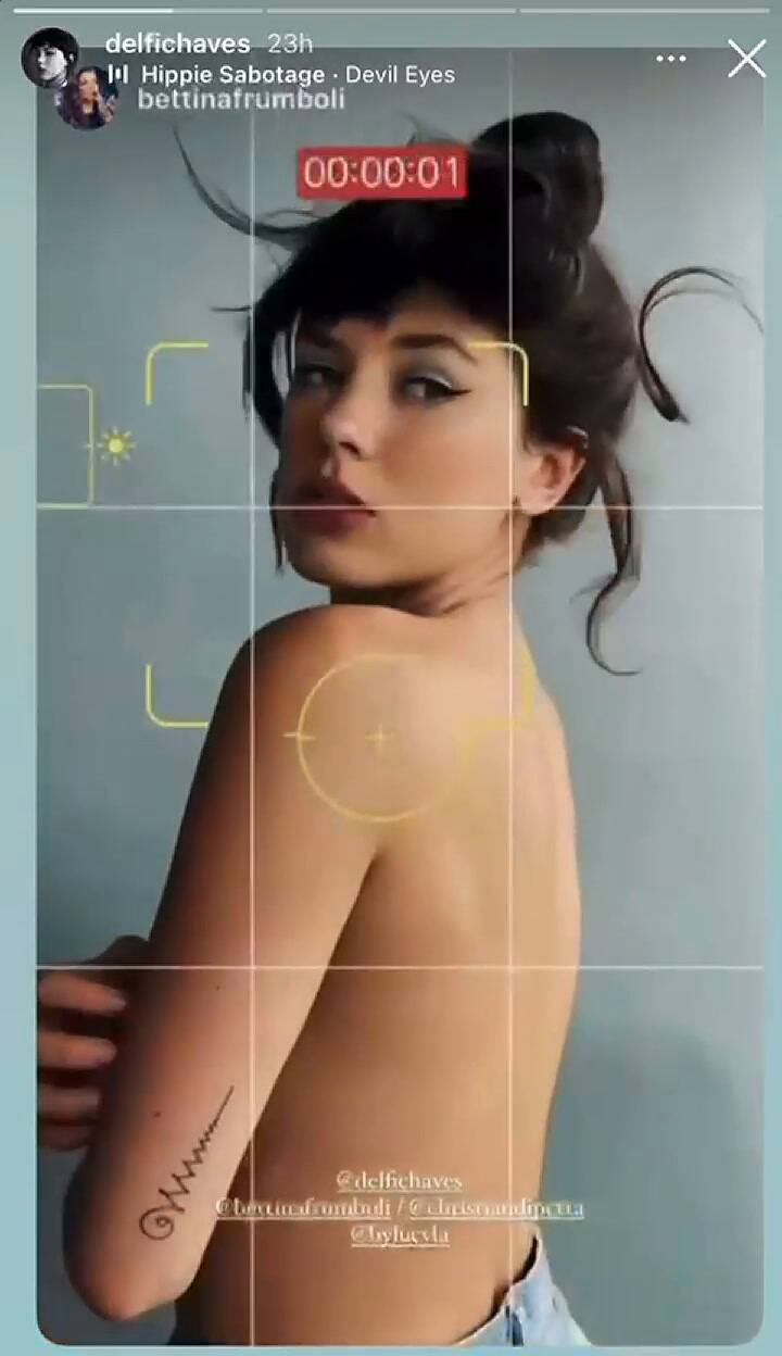 El toples de Delfina Chaves para mostrar un cambio de look