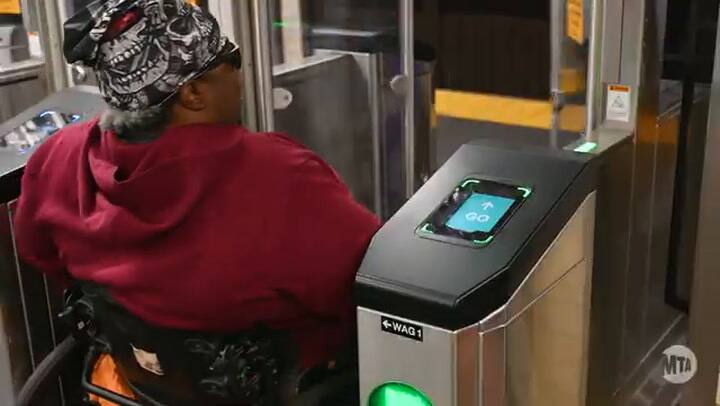 La MTA introdujo nuevas puertas en el sistema de transporte de Nueva York