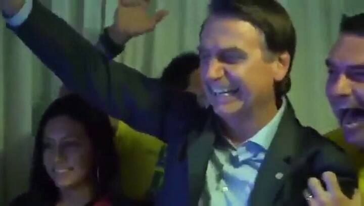 El momento en que Bolsonaro se entera que será el nuevo presidente de Brasil - Fuente: O Globo