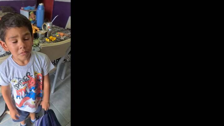 La última vez que la Policía de Chubut llevó a Ángel López de la casa de su padre a la de su madre, en Comodoro Rivadavia