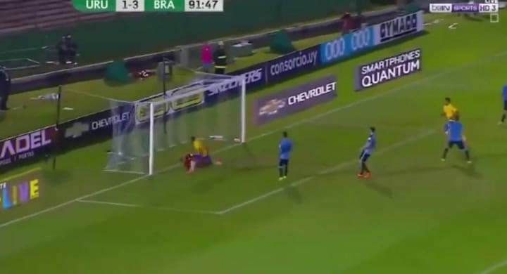 El tercer gol de Paulinho