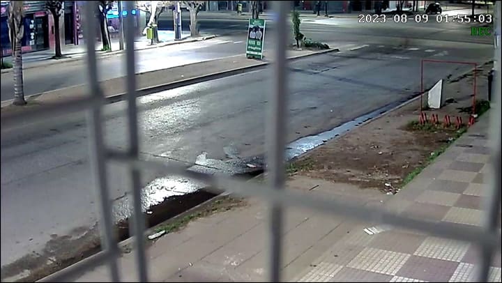 El momento exacto del brutal choque entre dos camiones