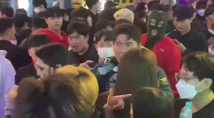 El policía que quiso evitar la estampida el día de Halloween en Seúl