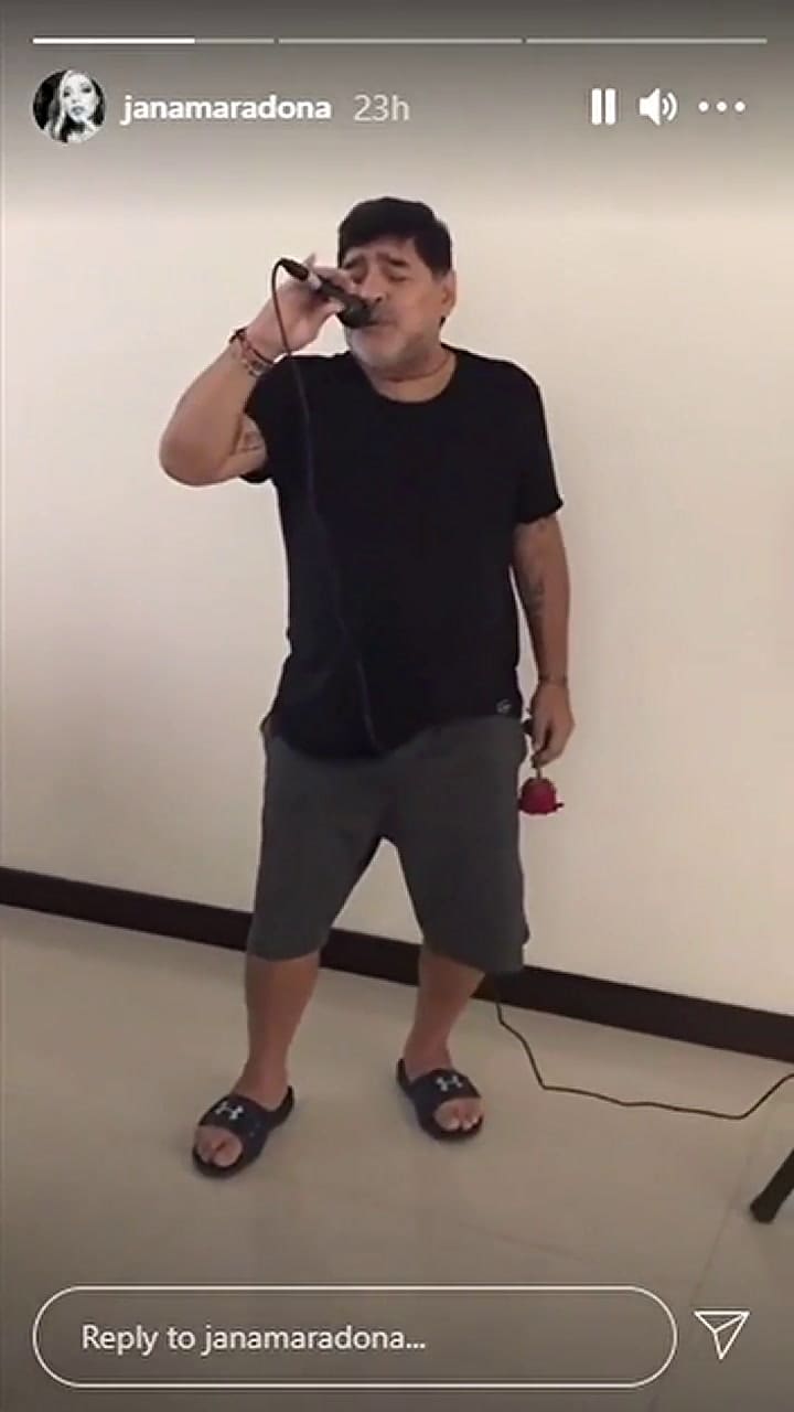 El inédito recuerdo Diego Maradona al ritmo de Luis Miguel