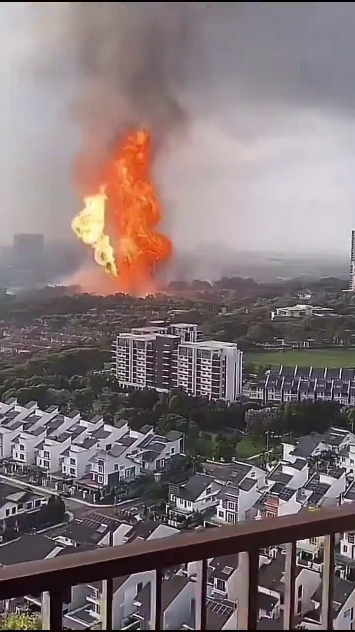 Las llamas del incendio se veían desde kilómetros a la redonda