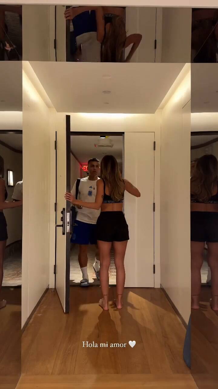 Agustina Gandolfo grabó una escena romántica junto a Lautaro Martínez