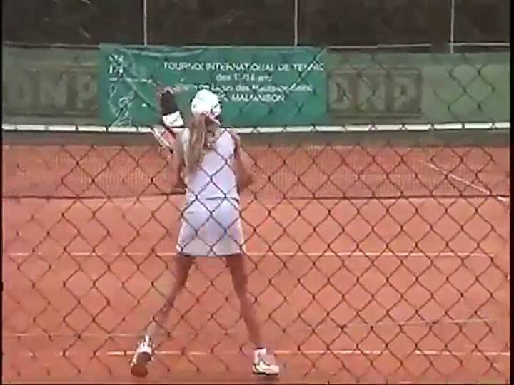Maria Sharapova a sus 12 años en el Torneo Internacional de Tenis para niños (1999) - Fuente: Twitte