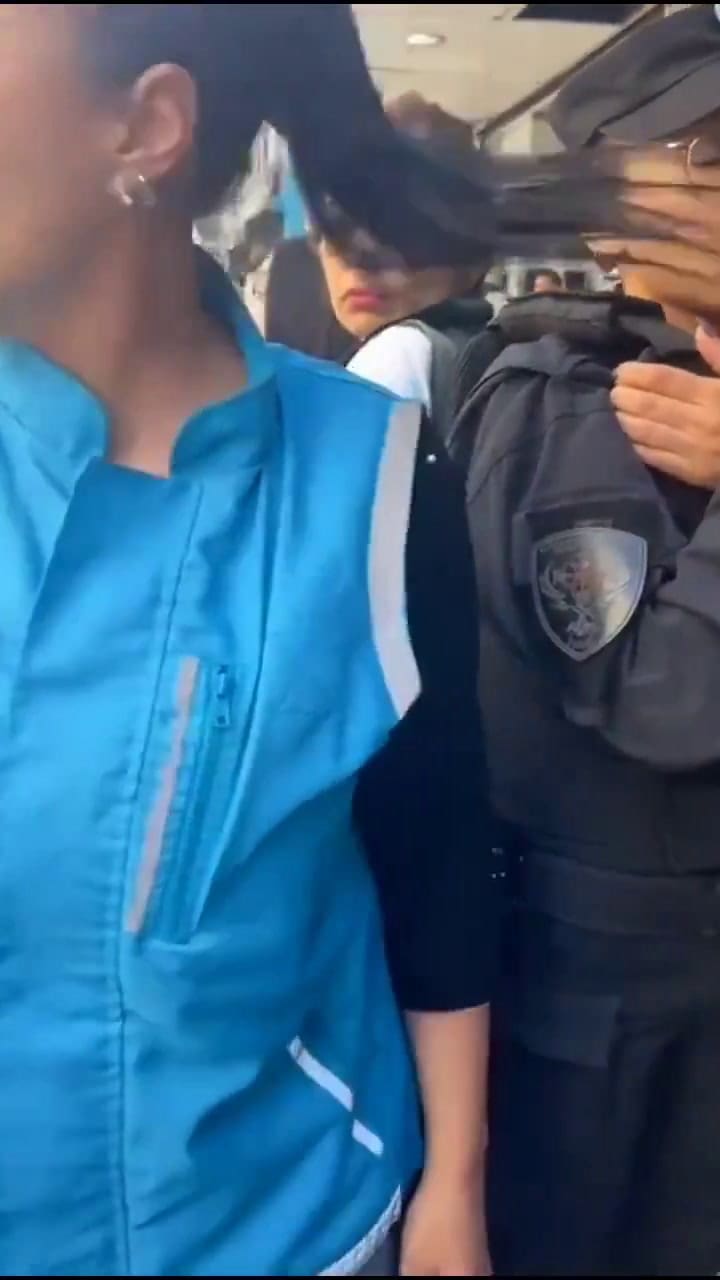 Una agente de la Policía porteña que protagonizó una discusión viral fue recibida por Javier Milei en Casa Rosada