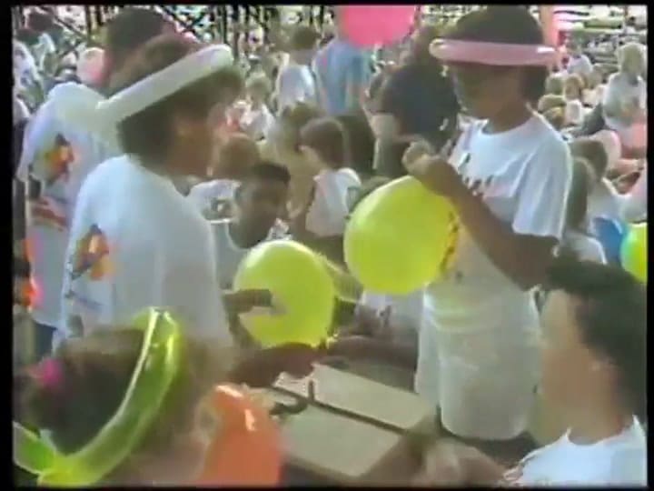 El momento en el que hicieron la suelta de globos