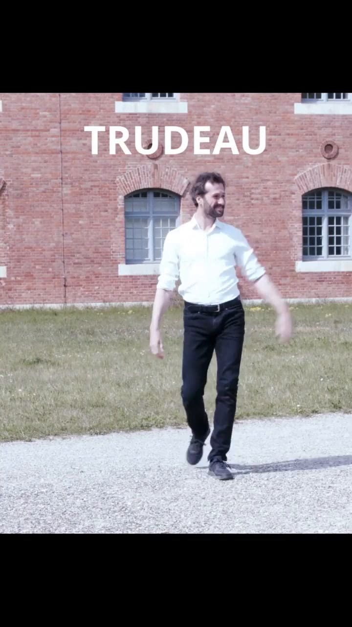 Un actor austríaco mita la forma de caminar de los presidentes e impacta a todos