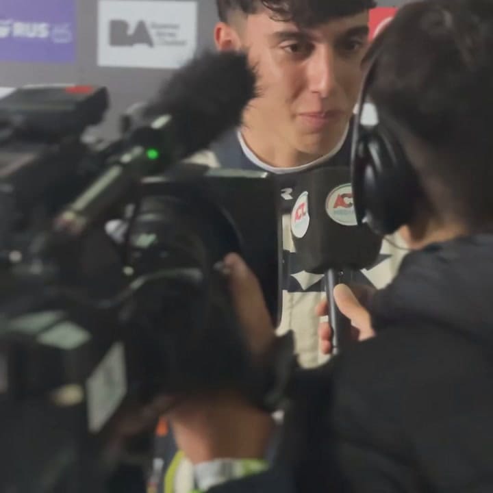 El hijo de Karina Mazzocco disputó una carrera de la Fórmula 4 Nueva Generación