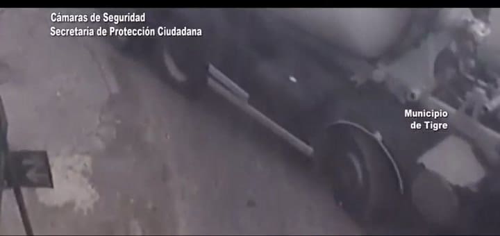 Un camión lo atropelló en Tigre y sobrevivió de milagro