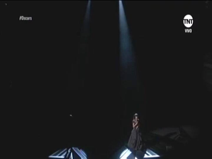 Andra Day y Common unieron sus voces para interpretar 'Stand up for something'