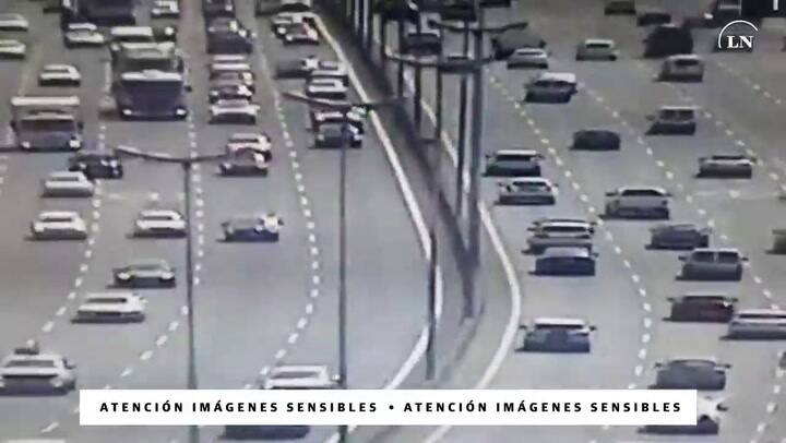 Así atropellaban a otra automovilista
