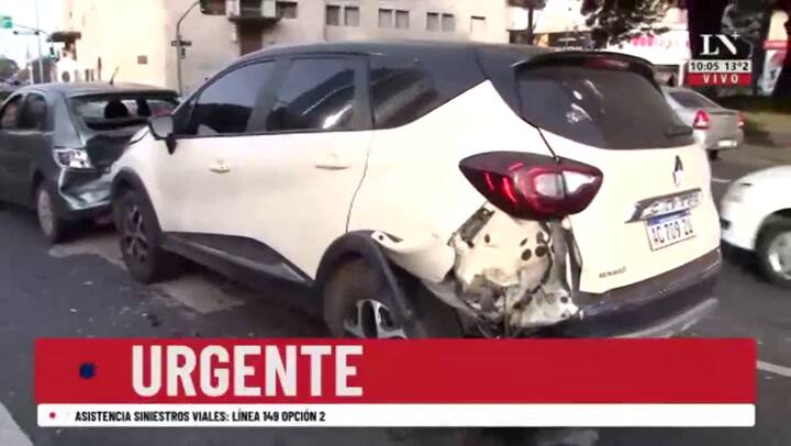 Choque múltiple en la Avenida 9 de Julio: hay una mujer herida