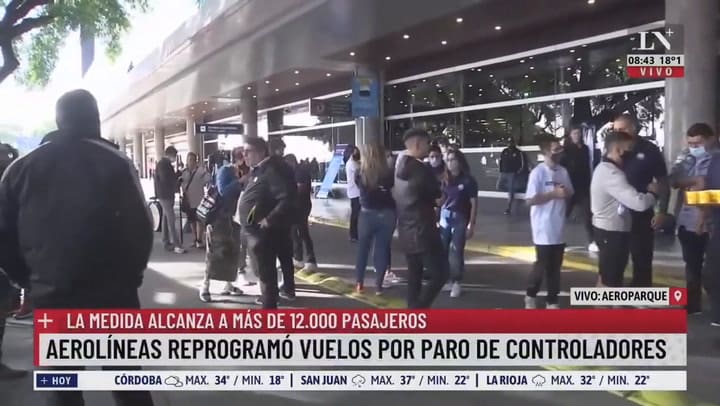 Caos en Aeroparque por paro de controladores aéreos