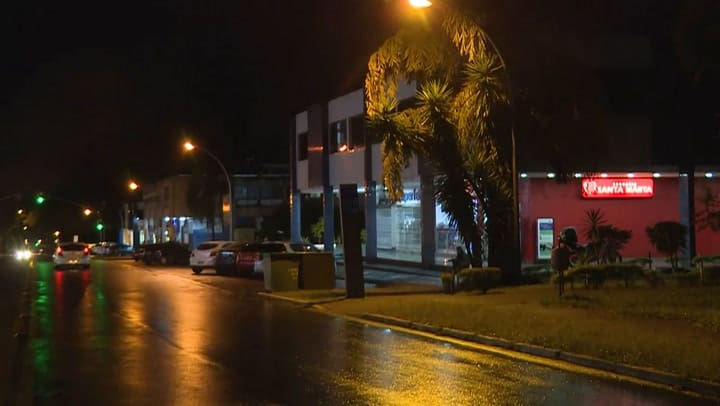 Toque de queda, récord de contagios y saturación del sistema sanitario en Brasil - Fuente: AFP