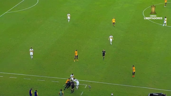 El incidente de Mario Pineida con Miguel Ángel Russo en 2021