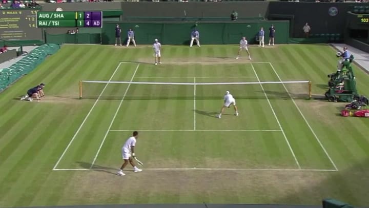 Trofeo de Wimbledon y Nº 1 junior - Fuente: YouTube