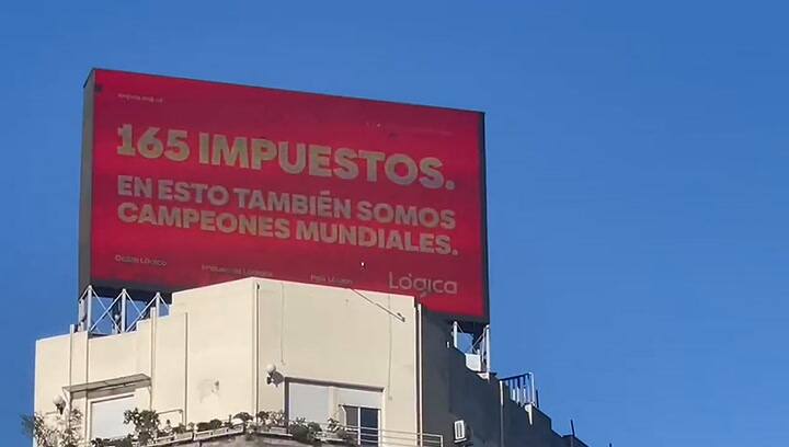 Carteles sobre los impuestos