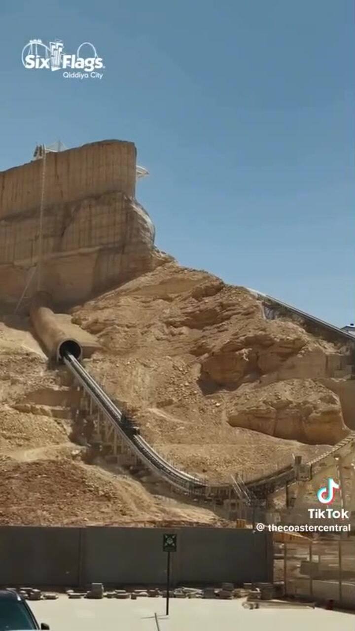 Falcon's Flight, la montaña rusa más alta, rápida y larga del mundo