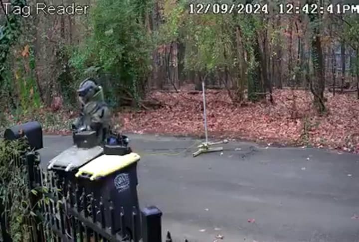 Un escuadrón antibombas revisa el buzón de una congresista estadounidense