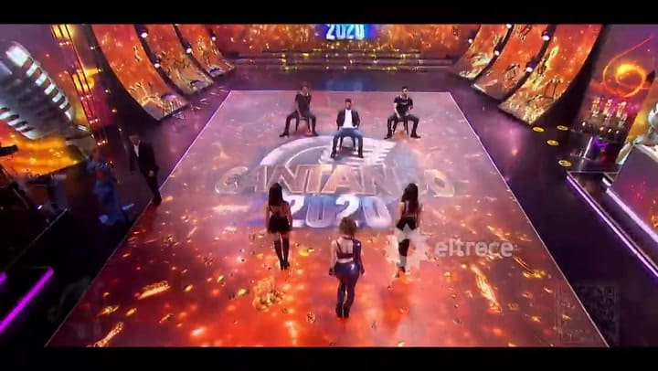 Cantando 2020. Cachete Sierra e Inbal Comedi cantaron 'El rock del gato' para su presentación final