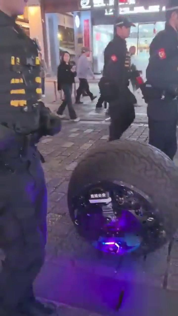 El robot chino que se convirtió en un aliado de las fuerzas de seguridad