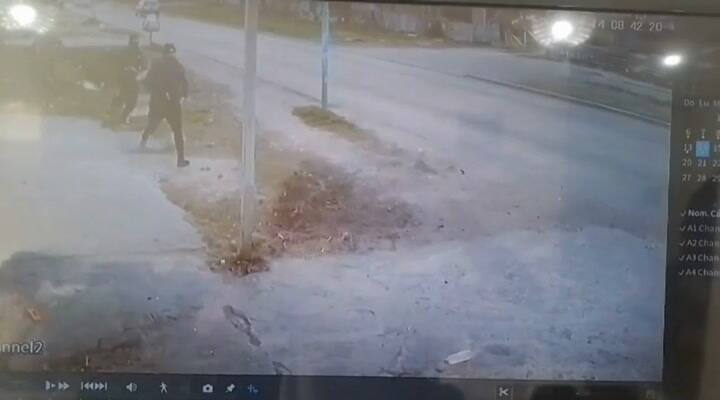 Balearon a una mujer en Berisso para robarle el auto