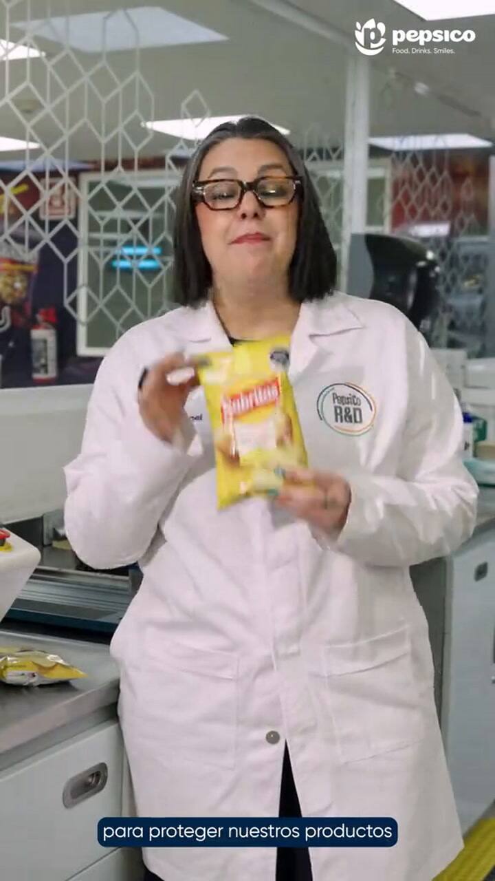 Experta química explica por qué las bolsas de snacks contienen aire