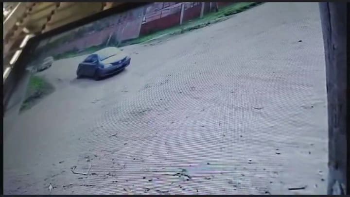 El momento del secuestro de una chica por parte de una peligrosa banda de extorsionadores