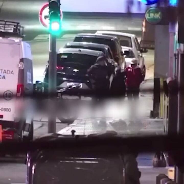 Detuvieron dos adolescentes robando