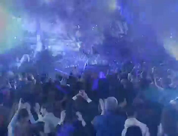 “I feel love” – Donna Summer (en vivo, 1999)