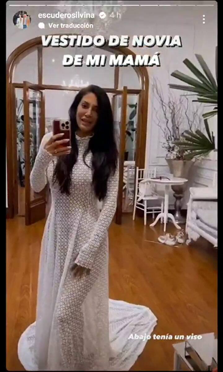 Silvina Escudero lució el vestido de novia que usó su mamá cuando se casó y deslumbró a sus fans