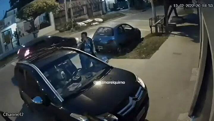 Lo balearon para robarle el auto; dentro del rodado estaba su hijo