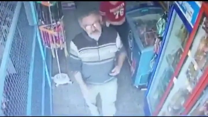 Le pidió caramelos a la kiosquera y la acosó - Fuente: Twitter