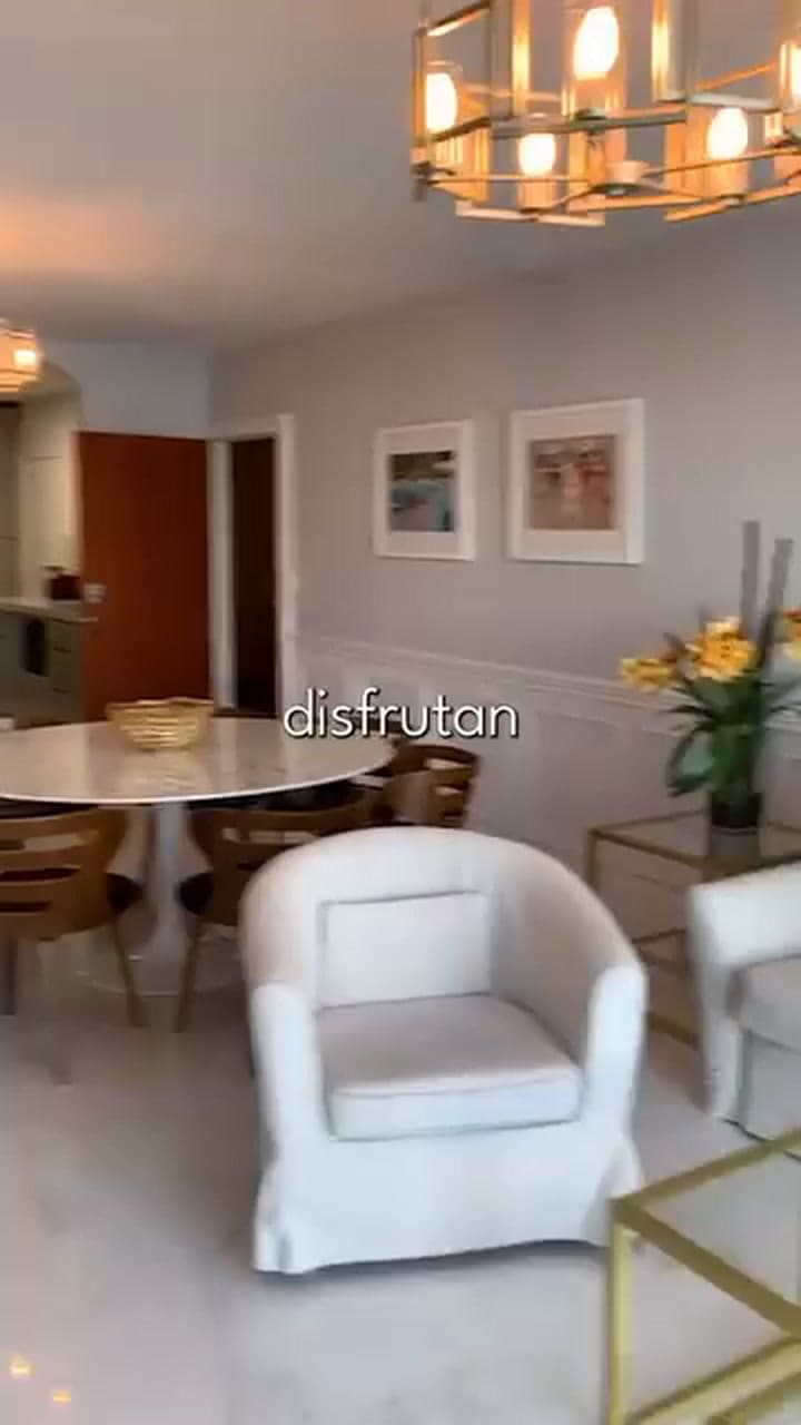 Matías Ibáñez se retiró del fútbol y hoy dedica su tiempo a una agencia de viajes que alquila departamentos en Miami